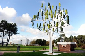 «Дерево» которое вырабатывает электрическую энергию
