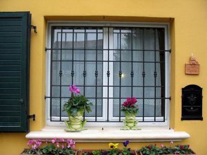 Решетки на окна — лучшая защита вашего жилья