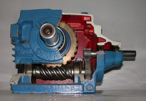 1200px-Worm-WormWheel-gearbox