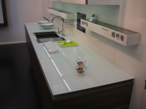 white-glass-kitchen-worktop
